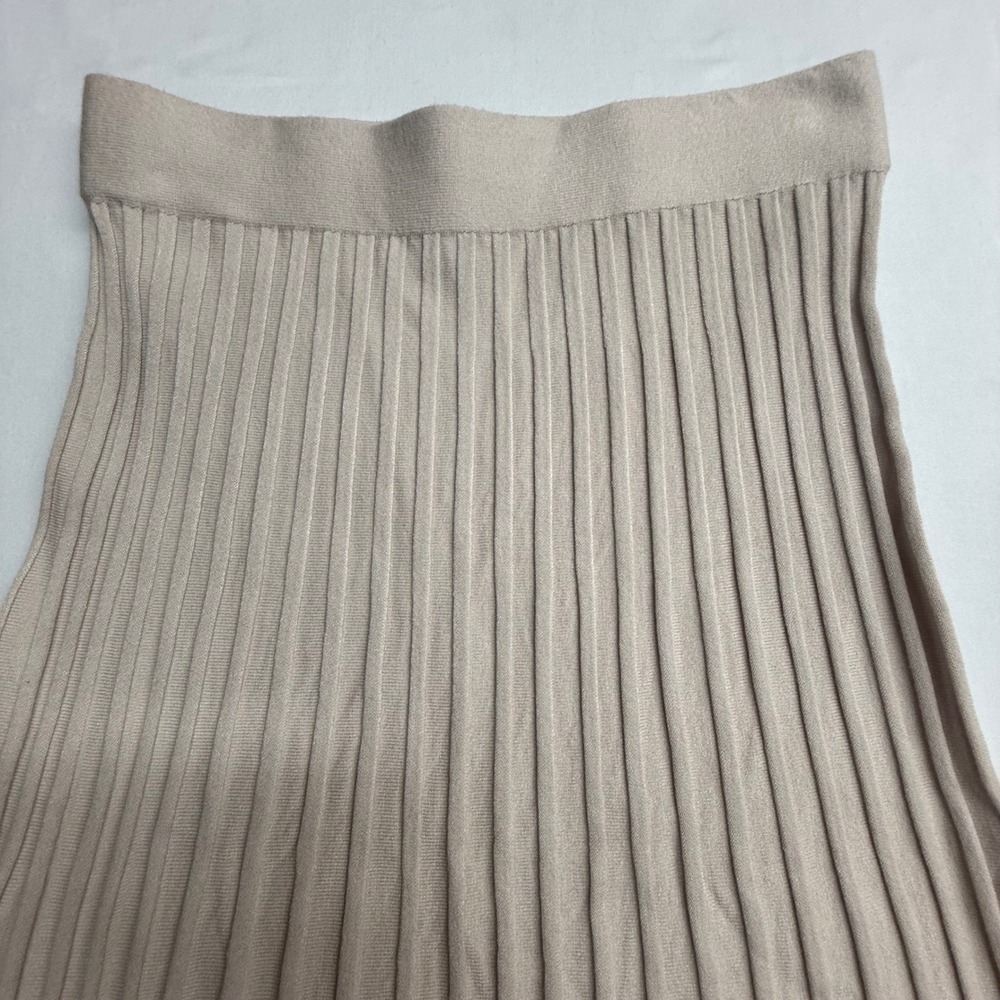 Milano Womens M Beige Ribbed Knit‎ Pleated Midi Skirt Stretch Pull On - Picture 7 of 11